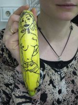 Kundenportrait, tätowierte Banane