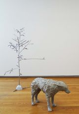 Baum und Hund, Aluminiumguss, Beton, Katharina Kretzschmar, Kunst